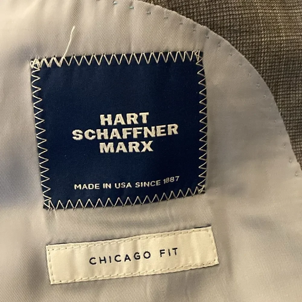 Hart Schaffner Marx Grey Plaid Sport Jacket Super 130’s. Size 42 L.